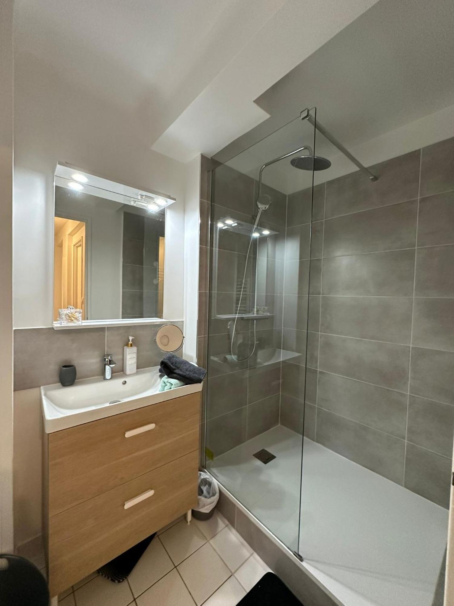 4 Beds Apartment Close Paris Center วองว์ส ภายนอก รูปภาพ