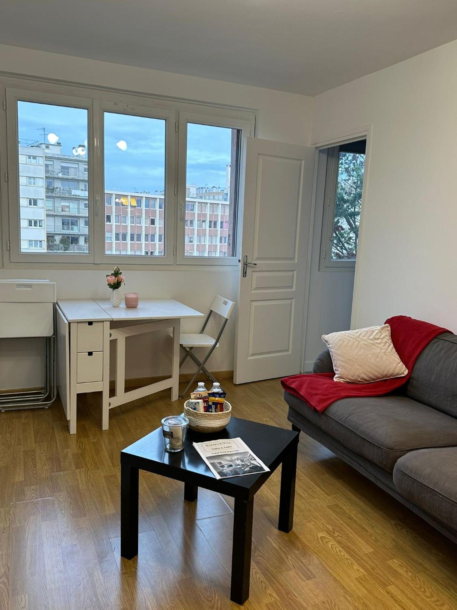 4 Beds Apartment Close Paris Center วองว์ส ภายนอก รูปภาพ
